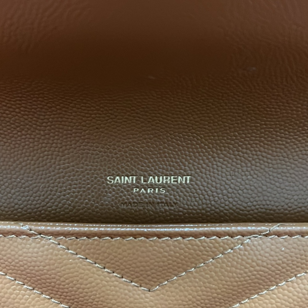 Beautiful YSl wristlet limited edition color, used twice good as new ! - Picture 8 of 11